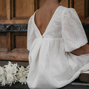 V BACK DETAIL OF THE IVORY VICTORIA DRESS FOR LITTLE GIRLS