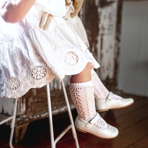 WHITE KNEE HIGH LACE SOCKS FOR LITTLE GIRLS