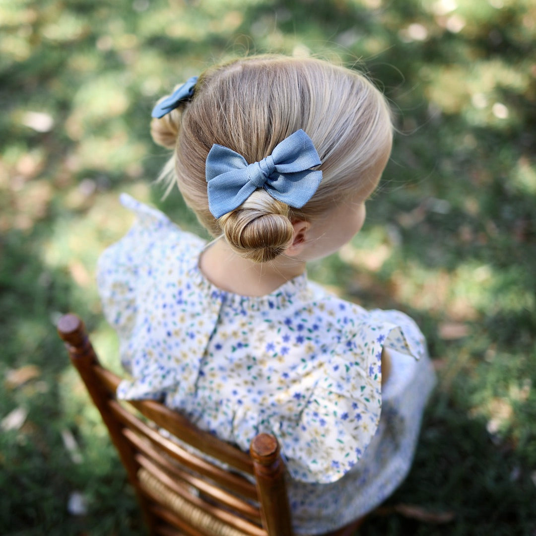 pinwheel bow hair clip - denim linen