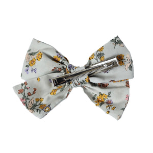 pinwheel bow hair clip - dove grey geranium floral