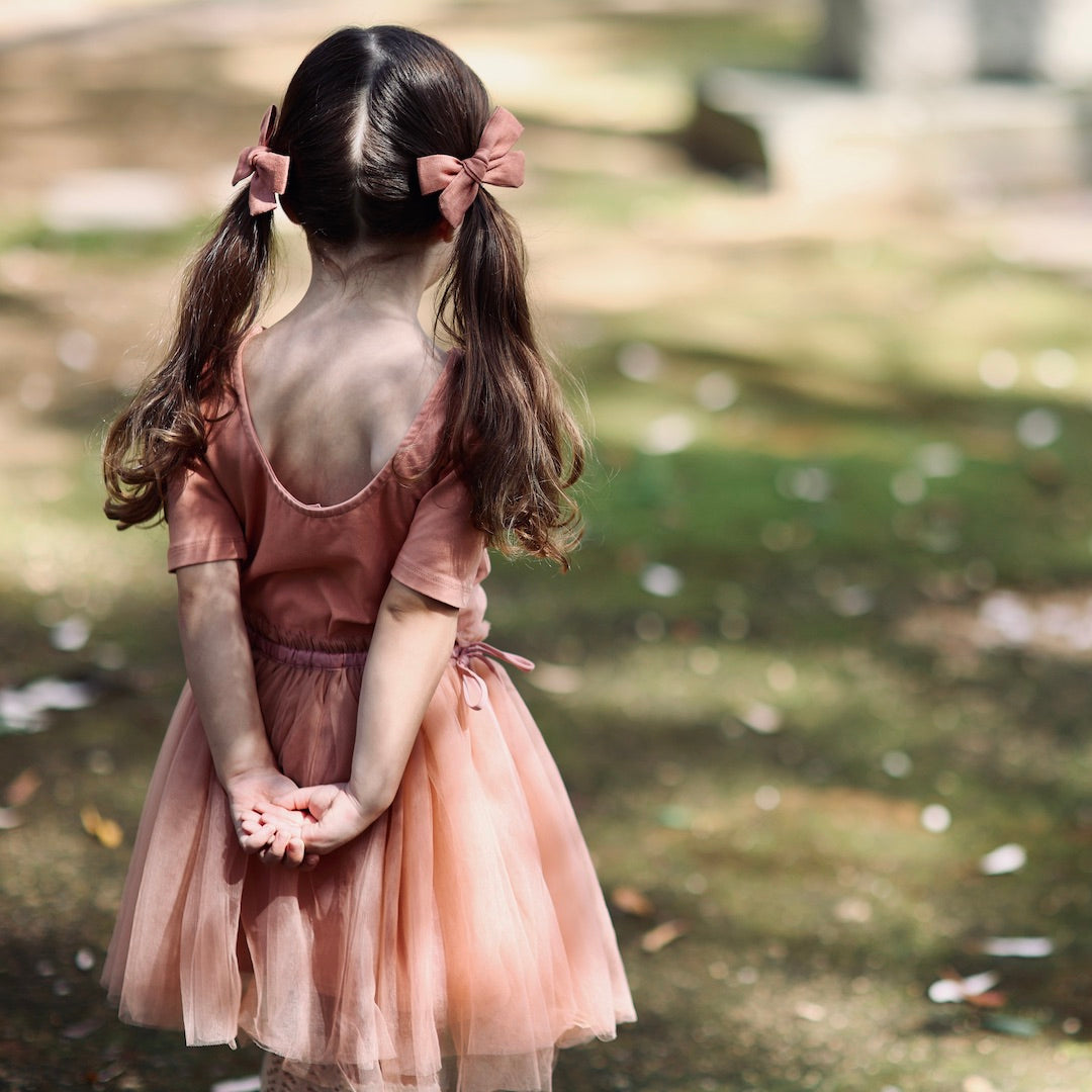 pinwheel bow hair clip - sepia linen