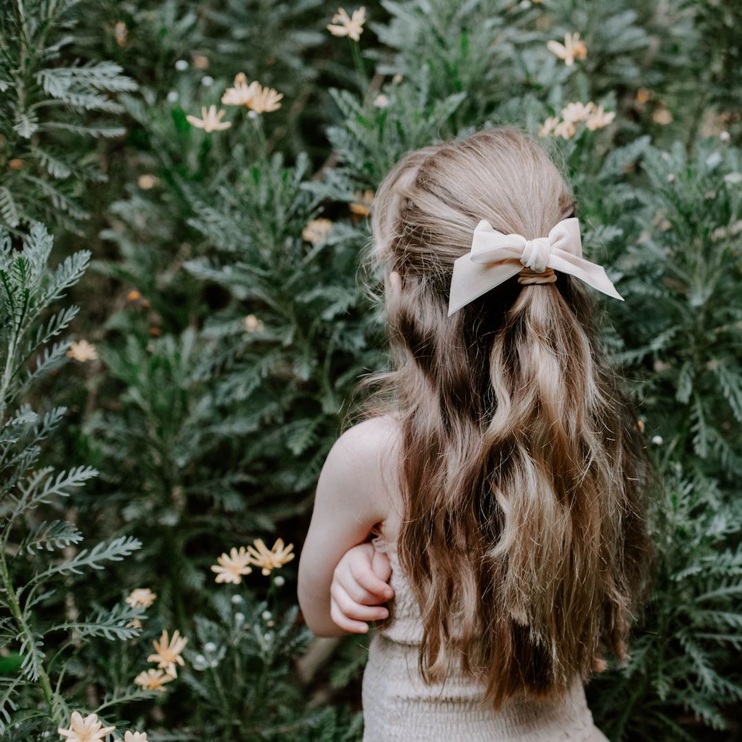 ANTIQUE CREAM OVERSIZED VELVET HAIR BOW FOR LITTLE GIRLS