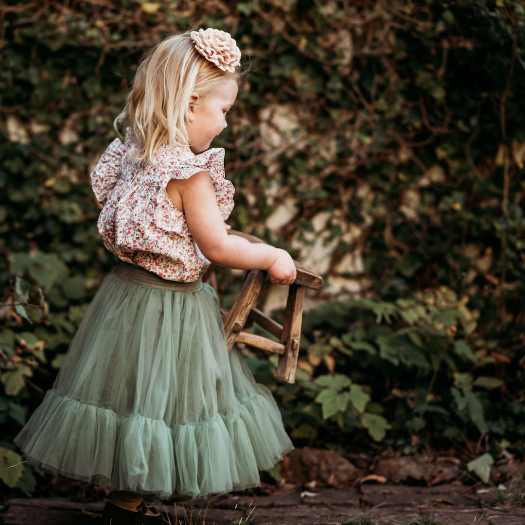 Green skirt outlet for toddler