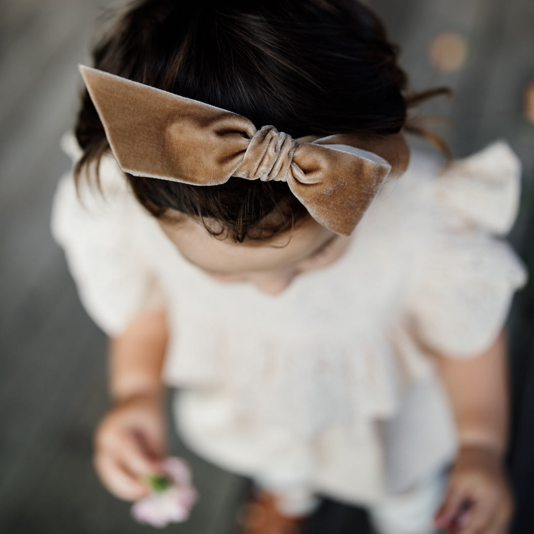 deluxe bow headband - latté velvet