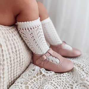 BEAUTIFUL DETAIL OF IVORY TODDLER SOCKS BY CONDOR